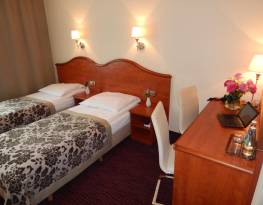 Hotel KRAKUS Cracovia alojamiento restaurante parque acuático de vacaciones en Cracovia