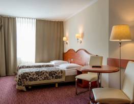 Hotel KRAKUS Cracovia alojamiento restaurante parque acuático de vacaciones en Cracovia