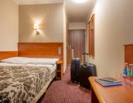 Hotel KRAKUS Cracovia alojamiento restaurante parque acuático de vacaciones en Cracovia