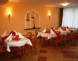 Hotel KRAKUS Cracovia alojamiento restaurante parque acuático de vacaciones en Cracovia
